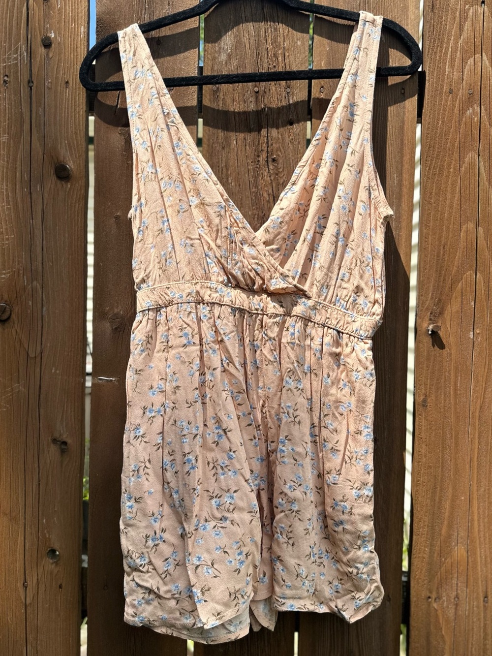 NWT American Eagle Peach Floral Sleeveless Romper with Light Blue Print